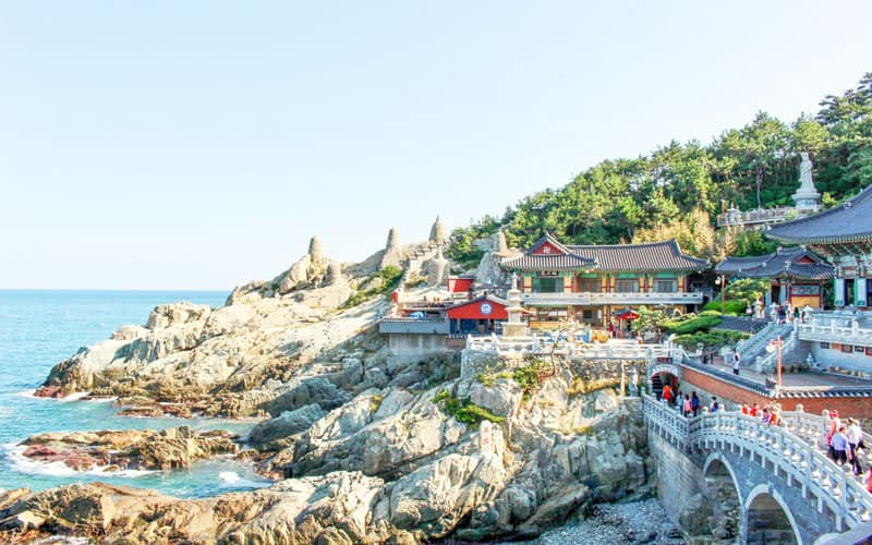 haedong-yonggungsa-temple-by-sea-800.jpg