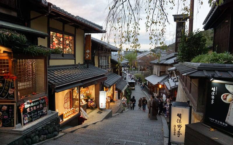 Sannenzaka and Ninenzaka Sloping Street